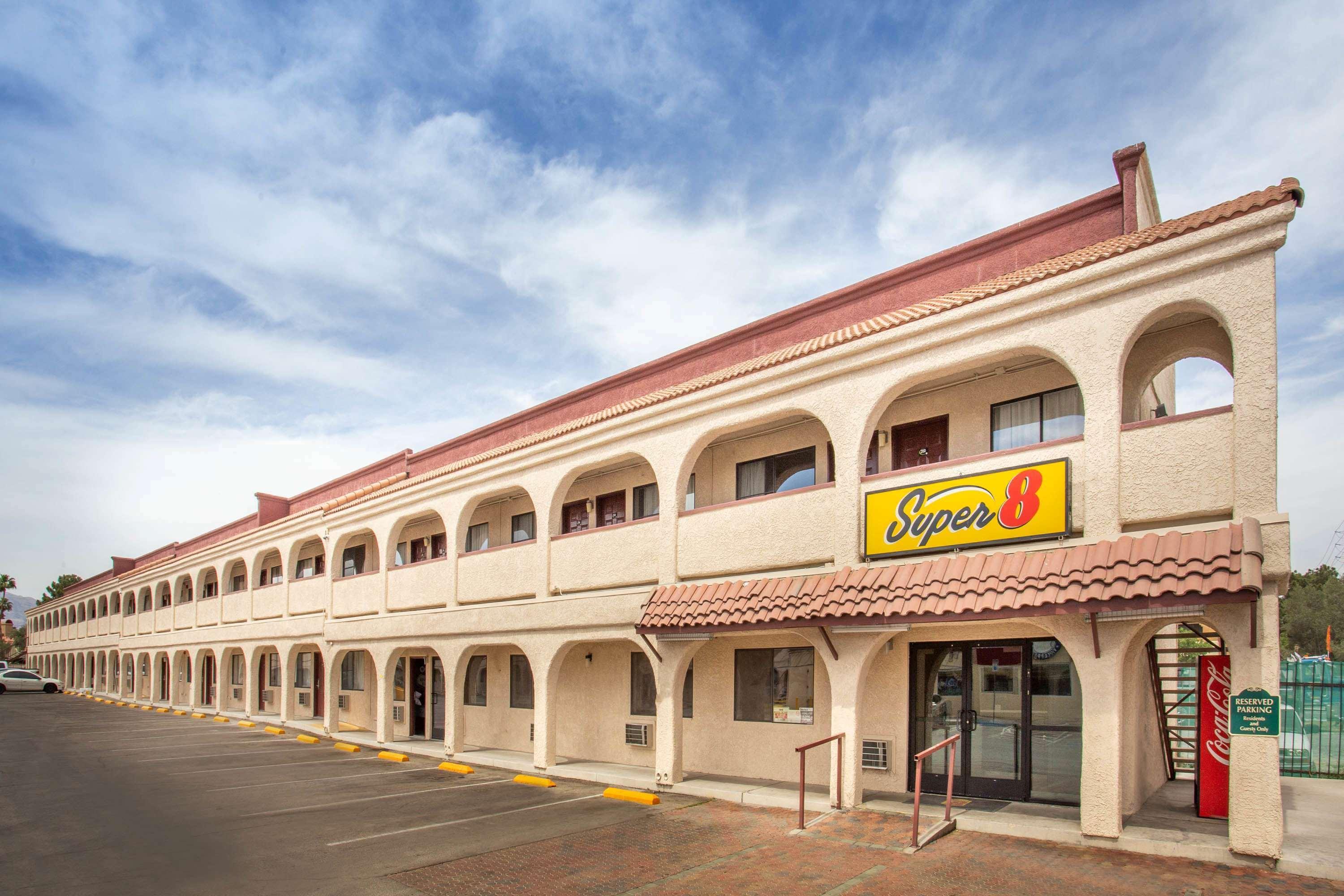 Super 8 By Wyndham Las Vegas Nellis Afb Area エクステリア 写真