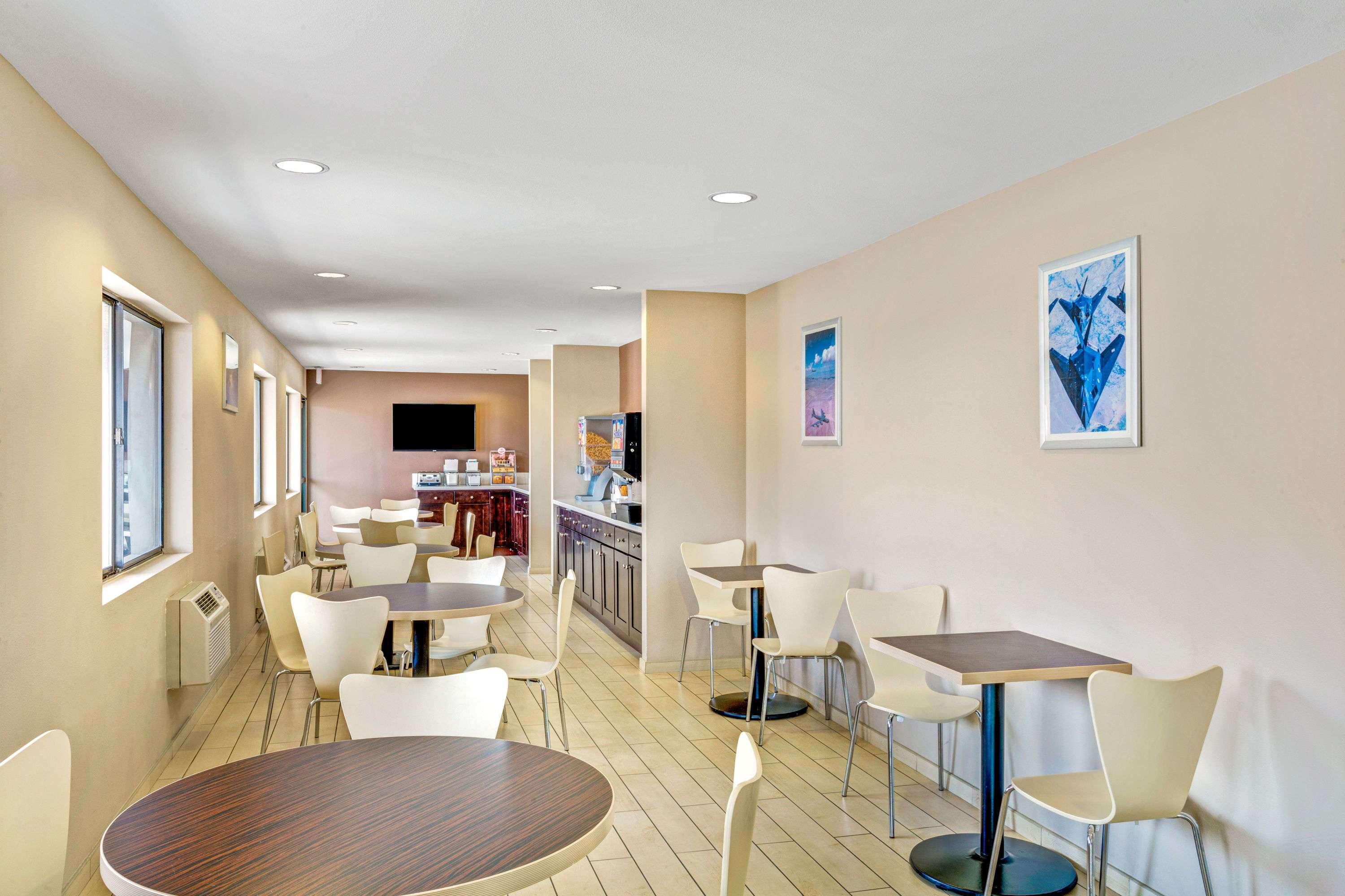 Super 8 By Wyndham Las Vegas Nellis Afb Area エクステリア 写真