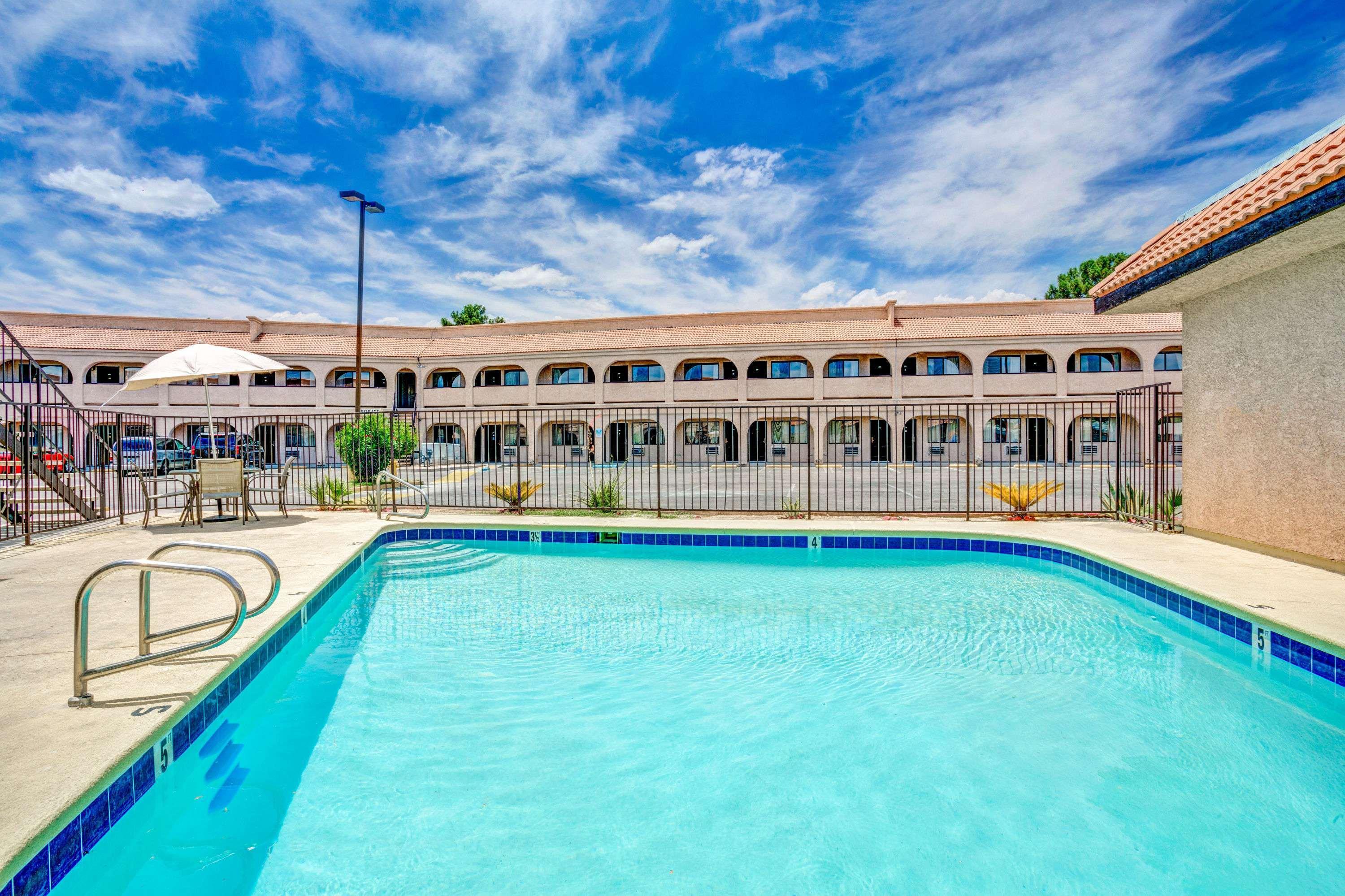 Super 8 By Wyndham Las Vegas Nellis Afb Area エクステリア 写真